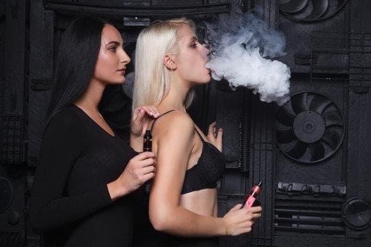 E-Zigaretten travel essentials, can you take e cigarette liquid on a plane and what every traveler should know