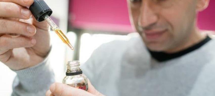 Jednorázová E-cigareta and what is in a e-cigarette explained in plain language with safety tips