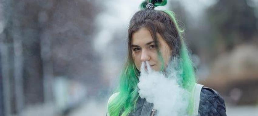Vape Trends and Risks — Vape Compared in e cigs vs cigarettes Debate and Harm Reduction Tips