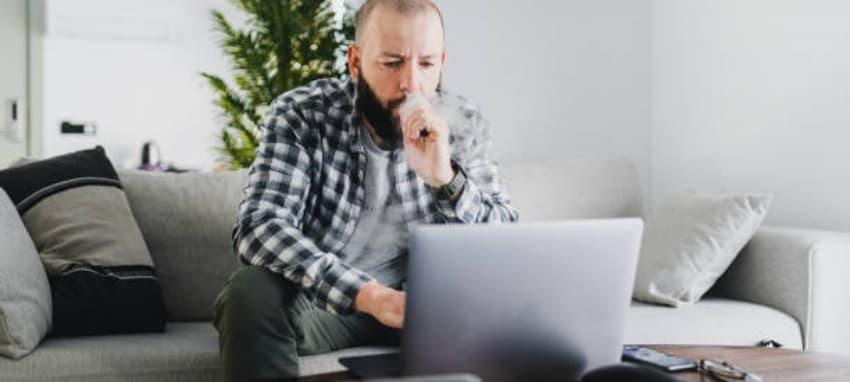 E-Zigaretten Buying Guide 2026 and Why a green electronic cigarette lighter Matters for Safety Style and Performance