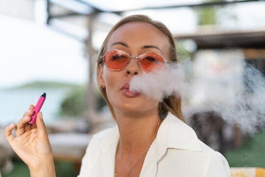 E-Sigara – is electronic cigarette more harmful than traditional smoking Evidence risks and expert insights
