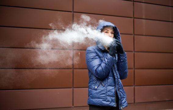 Winning Strategies for Poker Trực Tuyến and Practical Advice on Choosing a Reliable usb charger e cigarette for Mobile Gaming
