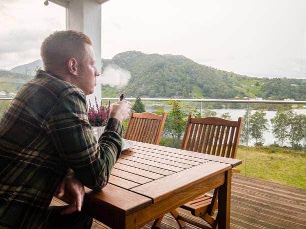 Ultimate Guide to Choosing an Online Vape Shop and Comparing electronic cigarette price in dubai