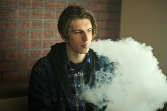 Vape Shop Picks - Top bat e cigarette Deals, Flavors and Buying Tips
