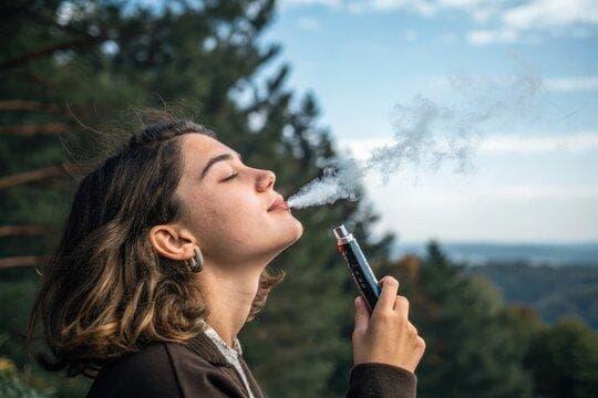 best e cigarette Buying Tips and Striking electronic cigarette prop Ideas to Boost Storefront Appeal