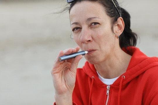 Essential 2025 guide to law on e cigarettes and consumer safety featuring 25000 Züge Vapes insights for modern vapers